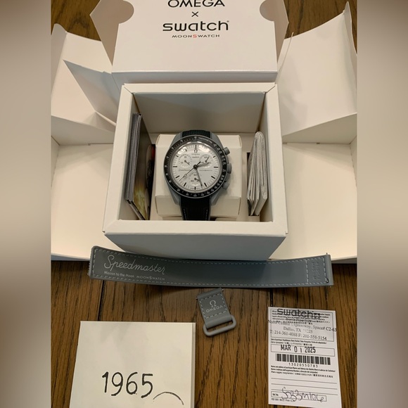 Omega x Swatch MoonSwatch 1965 - Picture 6 of 9